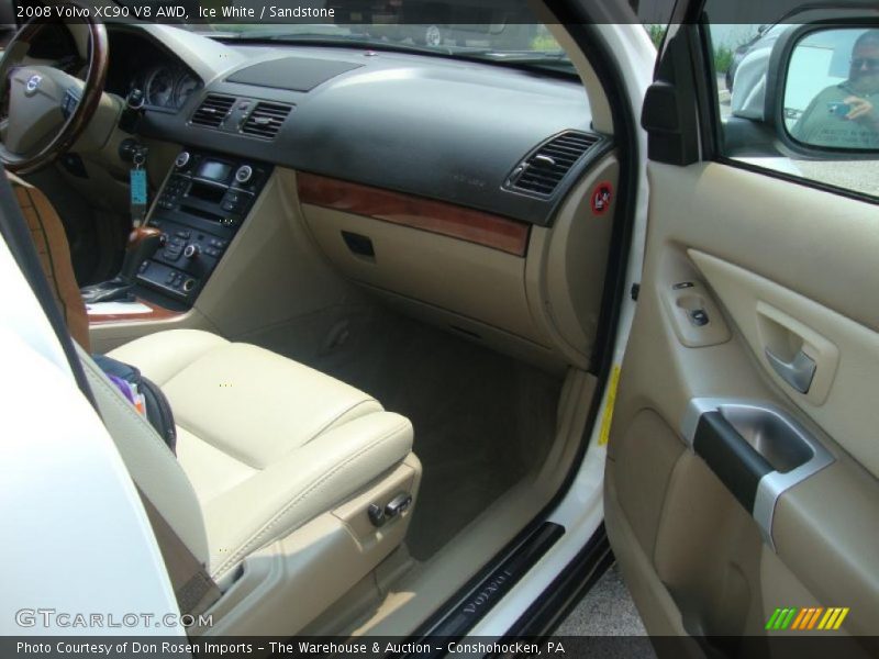 Ice White / Sandstone 2008 Volvo XC90 V8 AWD