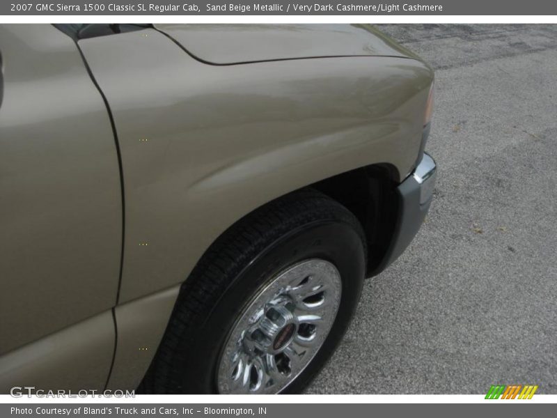 Sand Beige Metallic / Very Dark Cashmere/Light Cashmere 2007 GMC Sierra 1500 Classic SL Regular Cab