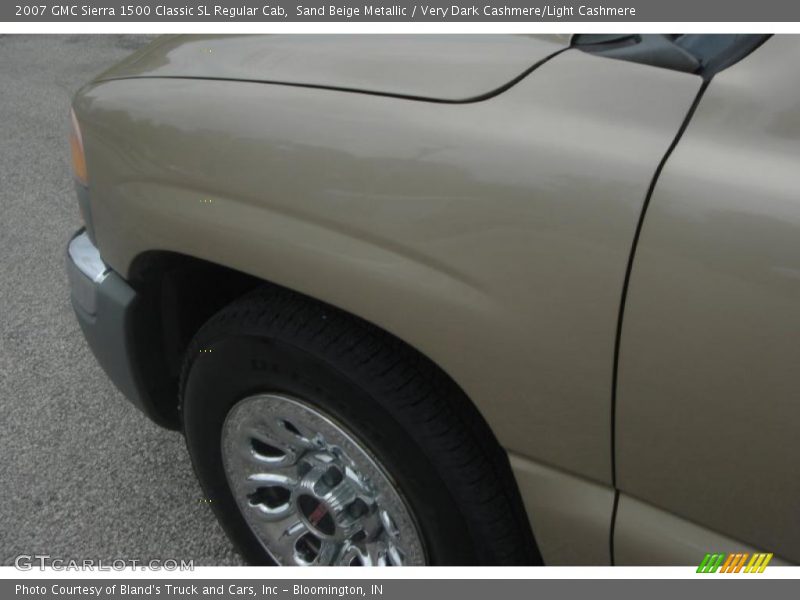 Sand Beige Metallic / Very Dark Cashmere/Light Cashmere 2007 GMC Sierra 1500 Classic SL Regular Cab