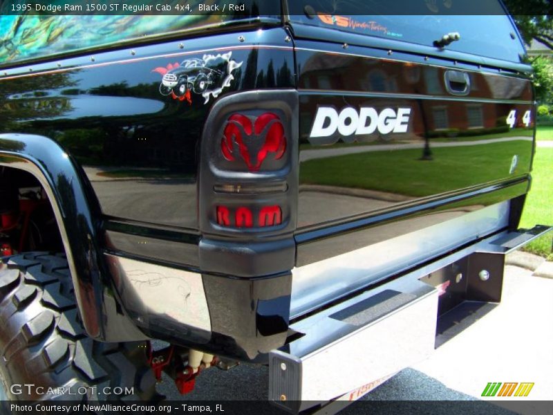 Black / Red 1995 Dodge Ram 1500 ST Regular Cab 4x4