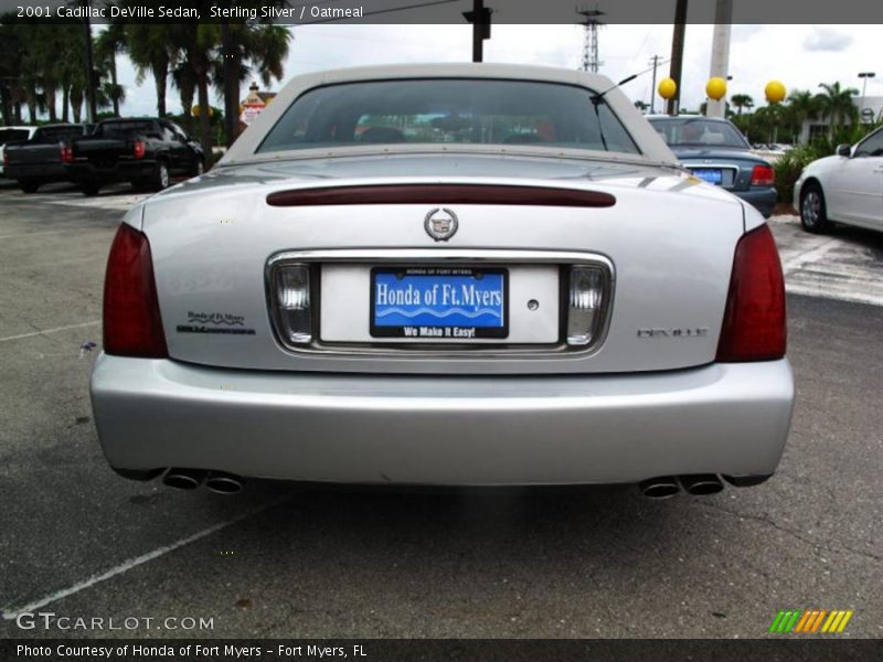 Sterling Silver / Oatmeal 2001 Cadillac DeVille Sedan