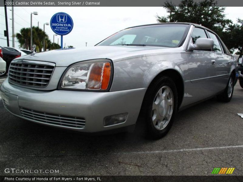 Sterling Silver / Oatmeal 2001 Cadillac DeVille Sedan