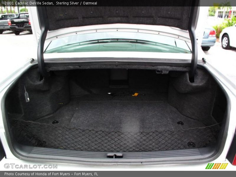 Sterling Silver / Oatmeal 2001 Cadillac DeVille Sedan