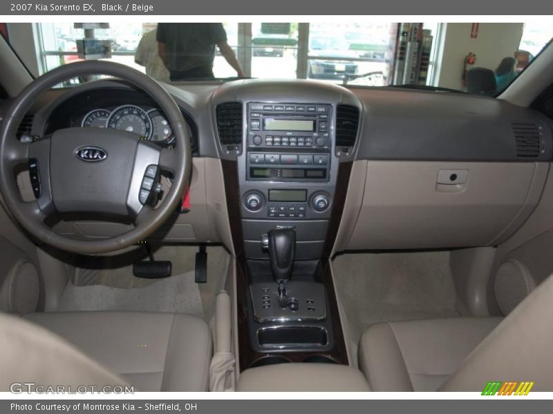 Black / Beige 2007 Kia Sorento EX