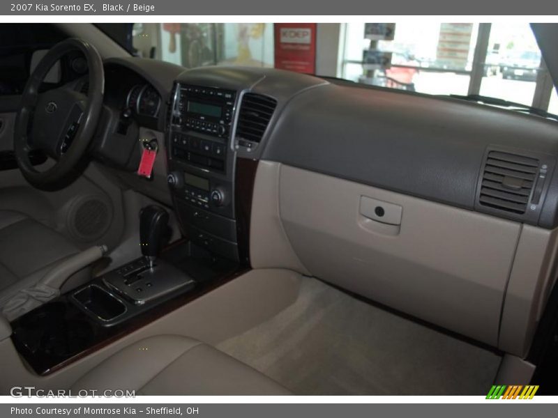 Black / Beige 2007 Kia Sorento EX