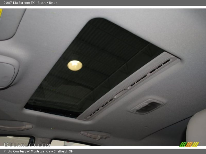 Black / Beige 2007 Kia Sorento EX