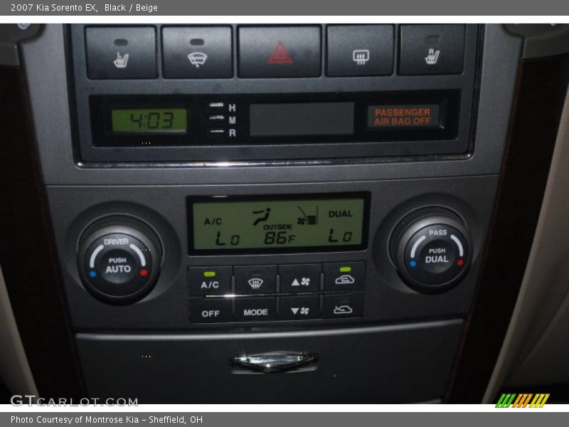Black / Beige 2007 Kia Sorento EX