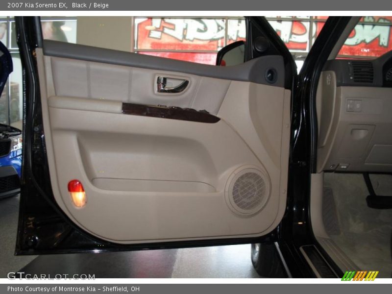 Black / Beige 2007 Kia Sorento EX
