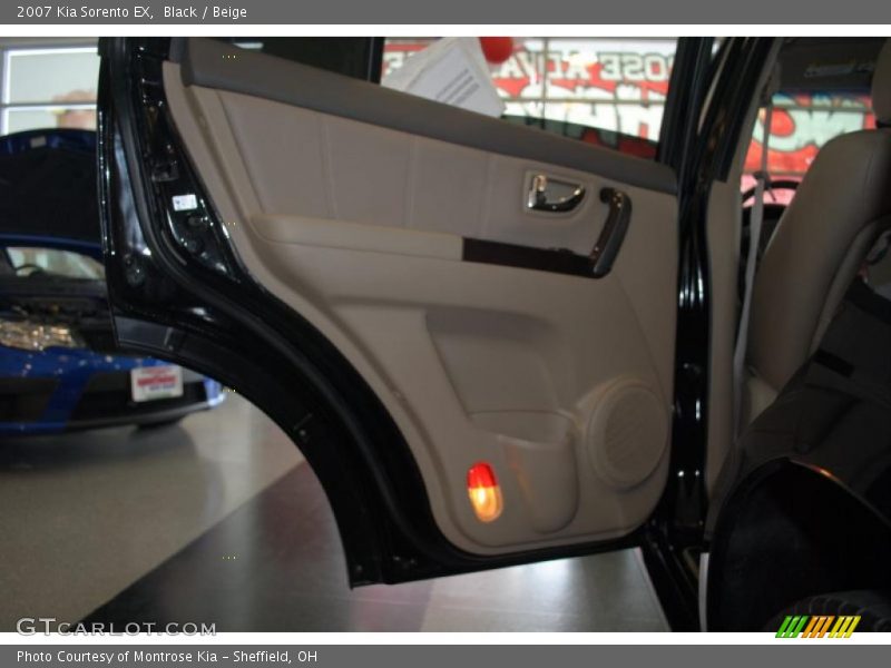 Black / Beige 2007 Kia Sorento EX
