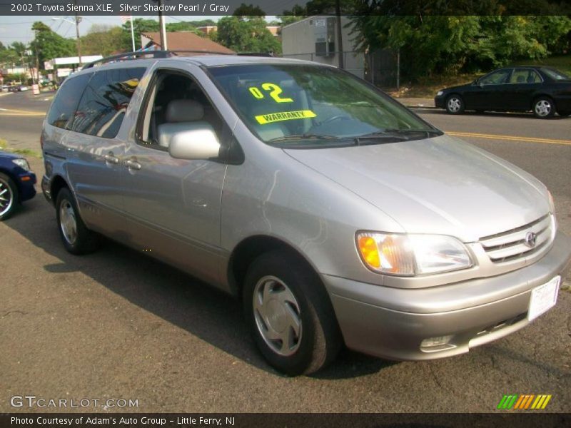 Silver Shadow Pearl / Gray 2002 Toyota Sienna XLE