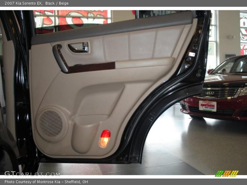 Black / Beige 2007 Kia Sorento EX