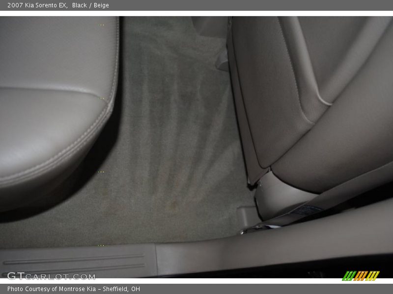 Black / Beige 2007 Kia Sorento EX
