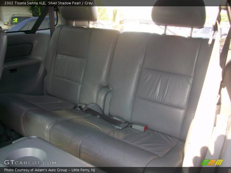 Silver Shadow Pearl / Gray 2002 Toyota Sienna XLE