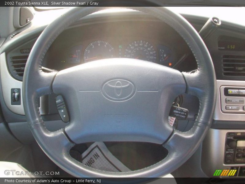Silver Shadow Pearl / Gray 2002 Toyota Sienna XLE
