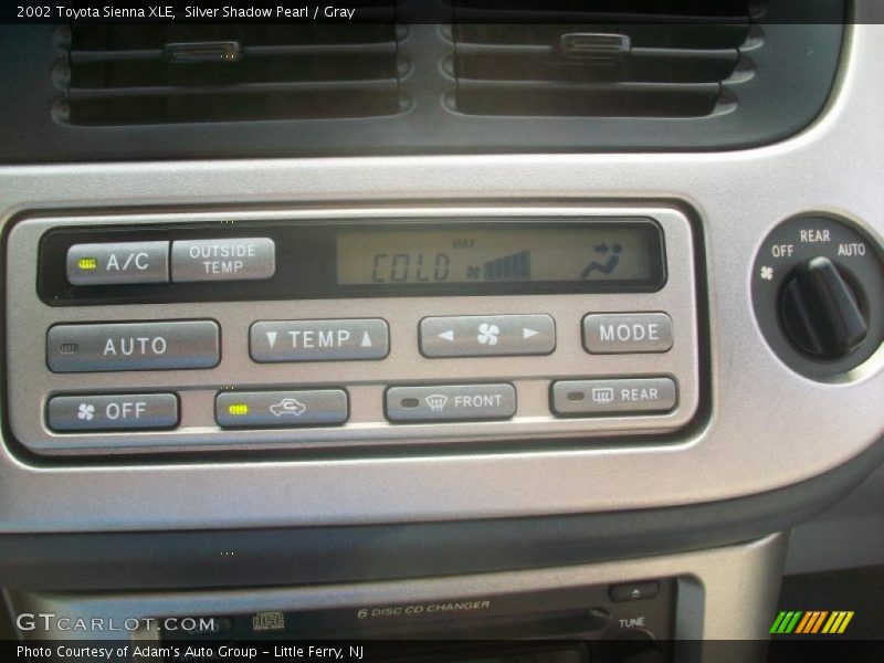 Silver Shadow Pearl / Gray 2002 Toyota Sienna XLE