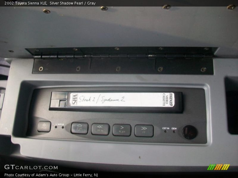 Silver Shadow Pearl / Gray 2002 Toyota Sienna XLE