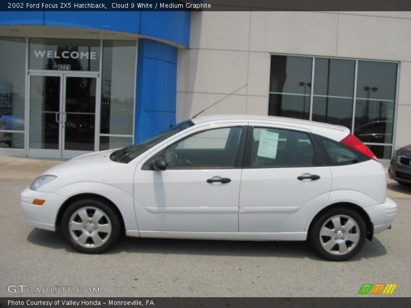 Cloud 9 White / Medium Graphite 2002 Ford Focus ZX5 Hatchback