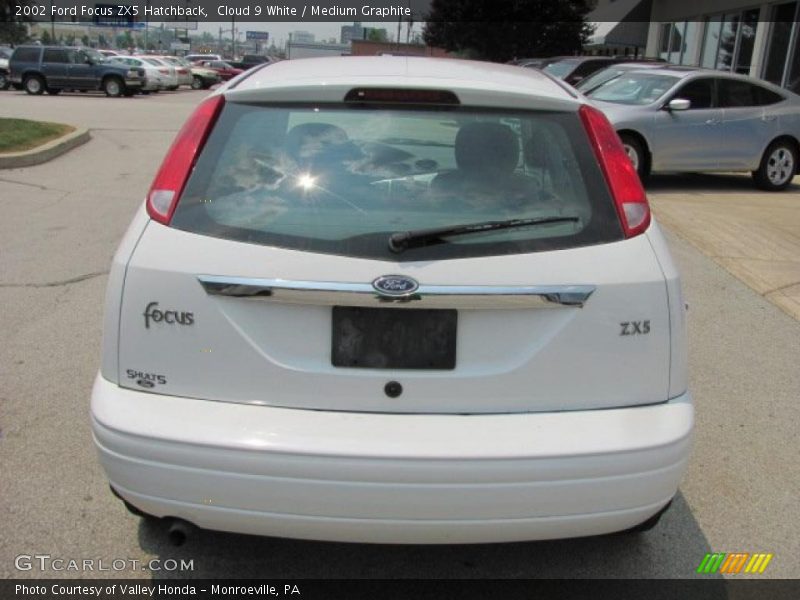 Cloud 9 White / Medium Graphite 2002 Ford Focus ZX5 Hatchback
