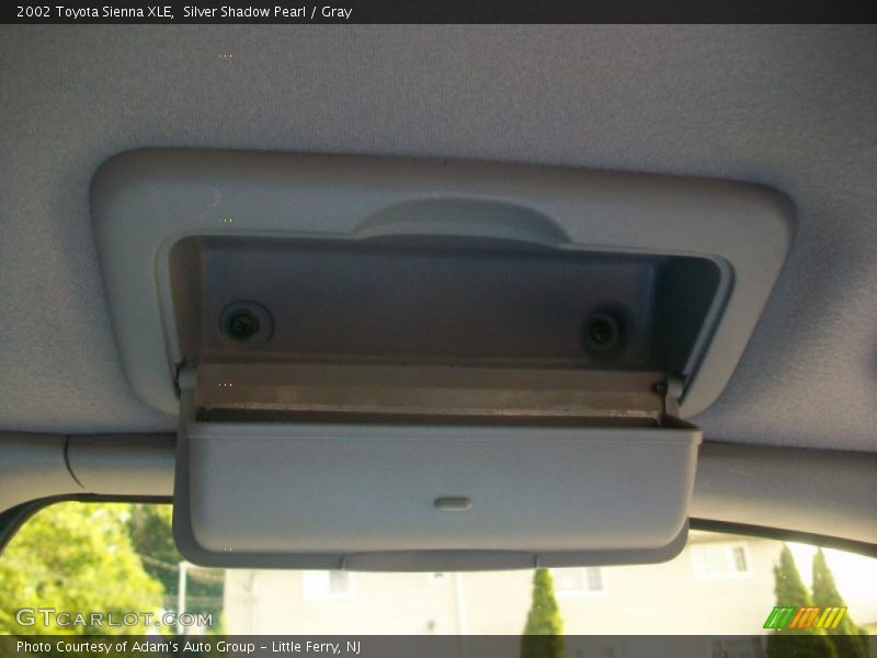 Silver Shadow Pearl / Gray 2002 Toyota Sienna XLE