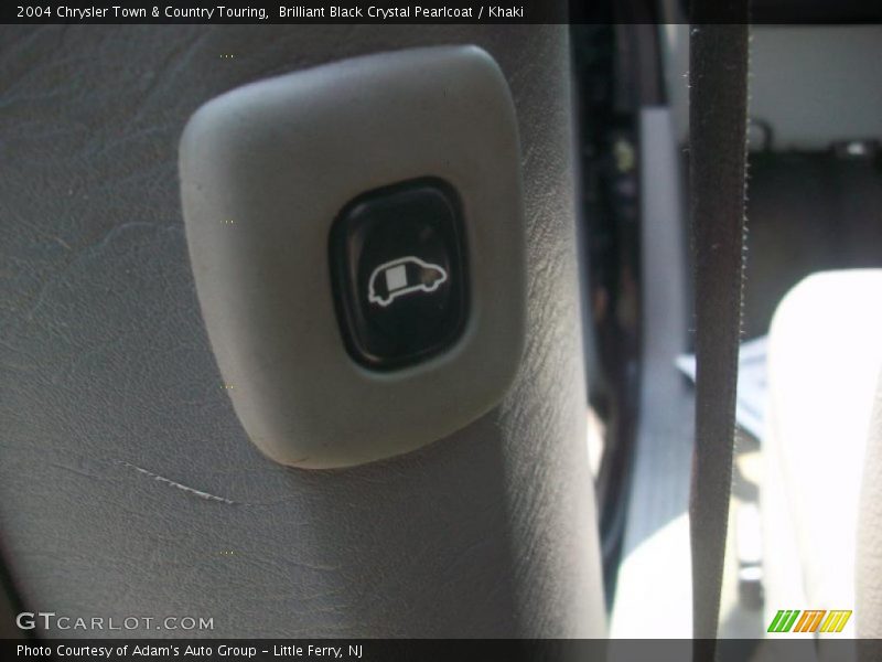 Brilliant Black Crystal Pearlcoat / Khaki 2004 Chrysler Town & Country Touring