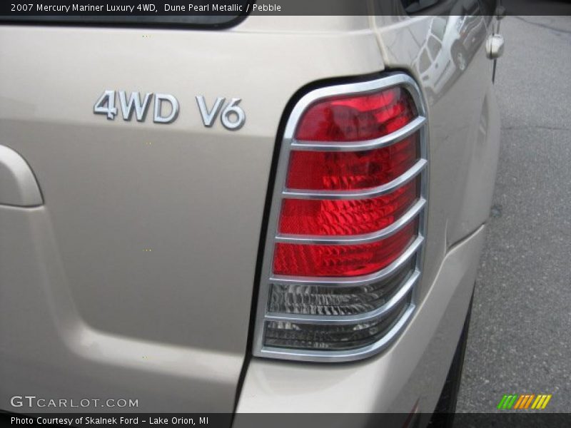 Dune Pearl Metallic / Pebble 2007 Mercury Mariner Luxury 4WD