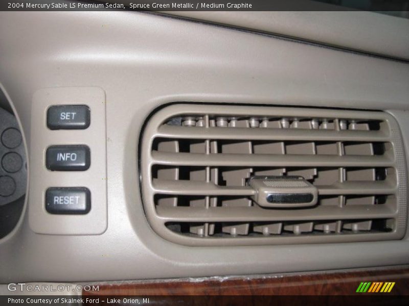 Spruce Green Metallic / Medium Graphite 2004 Mercury Sable LS Premium Sedan