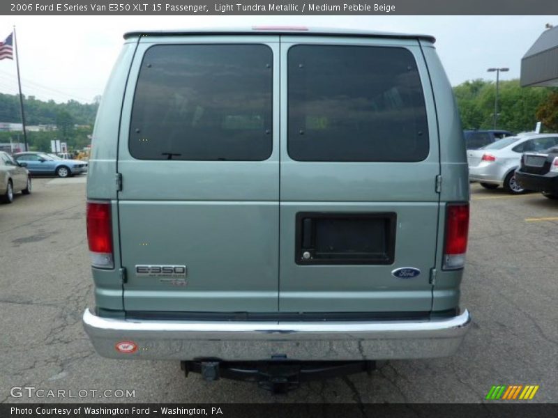 Light Tundra Metallic / Medium Pebble Beige 2006 Ford E Series Van E350 XLT 15 Passenger
