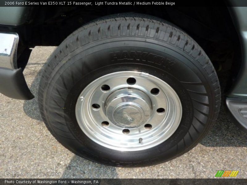 Light Tundra Metallic / Medium Pebble Beige 2006 Ford E Series Van E350 XLT 15 Passenger