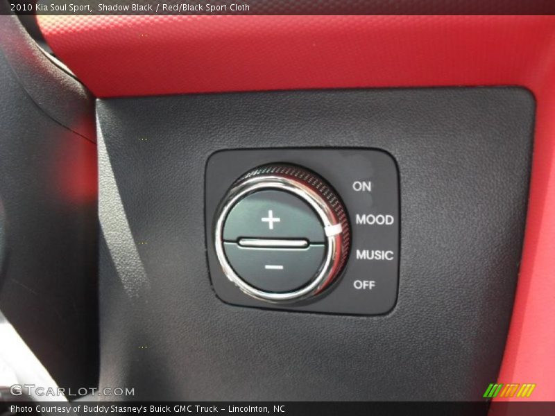 Shadow Black / Red/Black Sport Cloth 2010 Kia Soul Sport