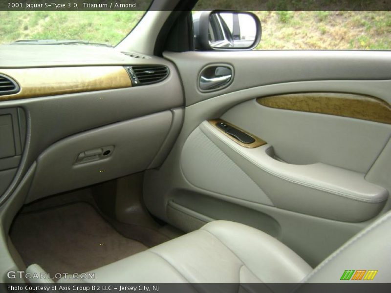 Titanium / Almond 2001 Jaguar S-Type 3.0