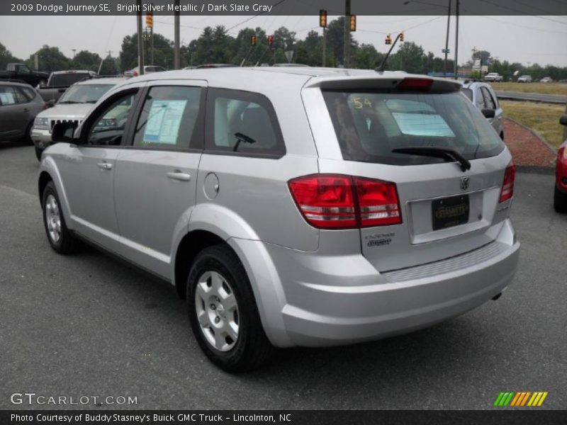 Bright Silver Metallic / Dark Slate Gray 2009 Dodge Journey SE