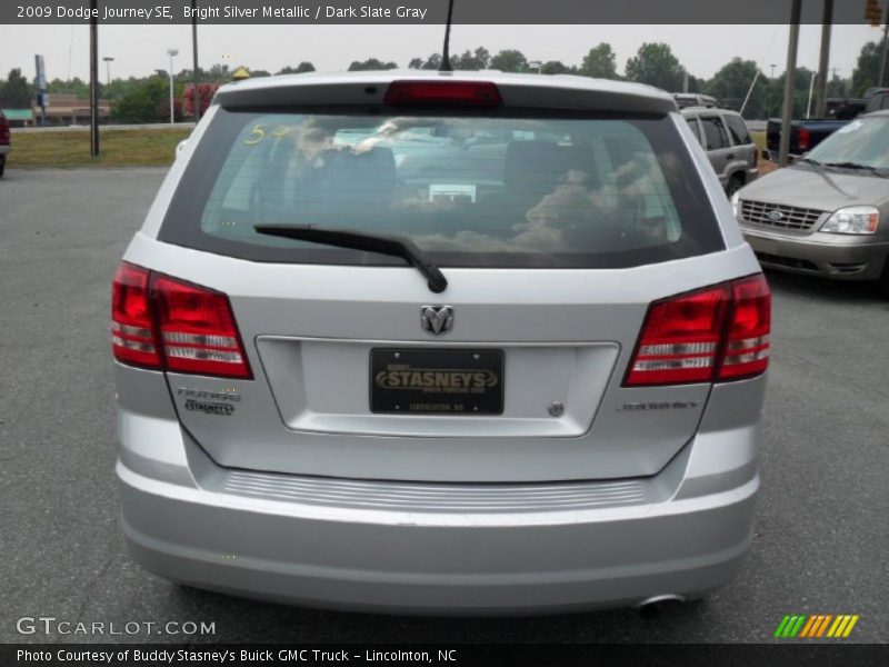 Bright Silver Metallic / Dark Slate Gray 2009 Dodge Journey SE