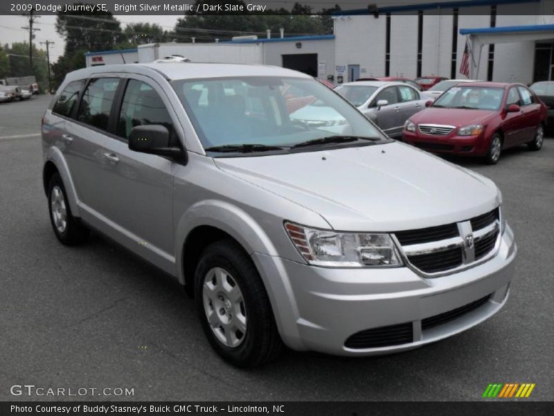 Bright Silver Metallic / Dark Slate Gray 2009 Dodge Journey SE