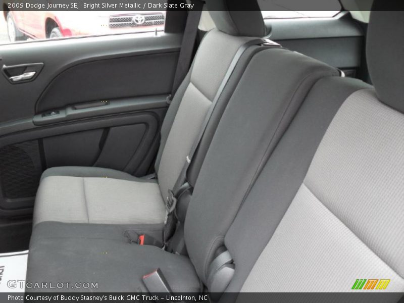Bright Silver Metallic / Dark Slate Gray 2009 Dodge Journey SE