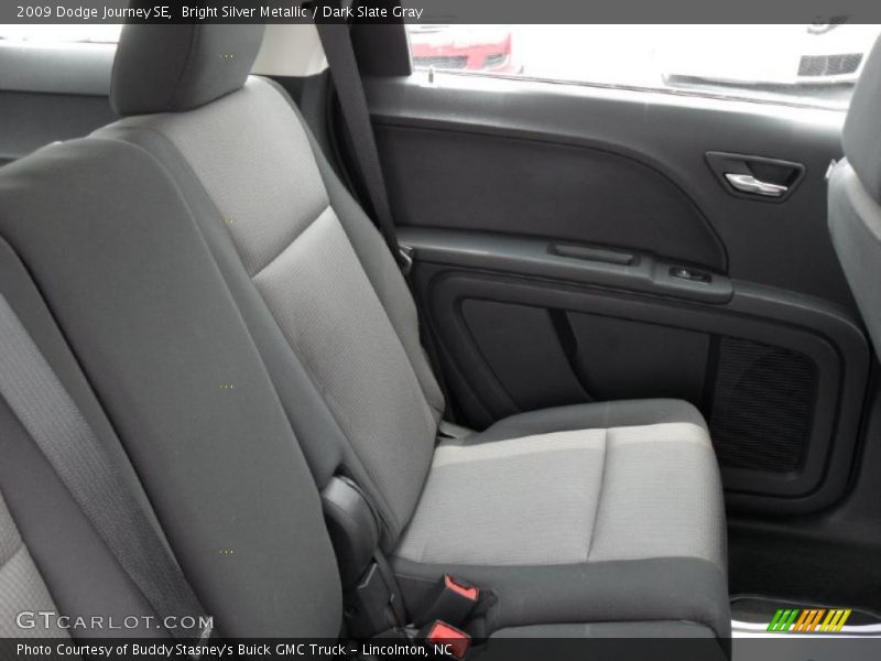 Bright Silver Metallic / Dark Slate Gray 2009 Dodge Journey SE