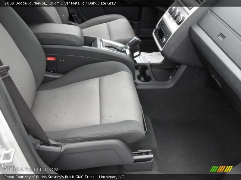 Bright Silver Metallic / Dark Slate Gray 2009 Dodge Journey SE