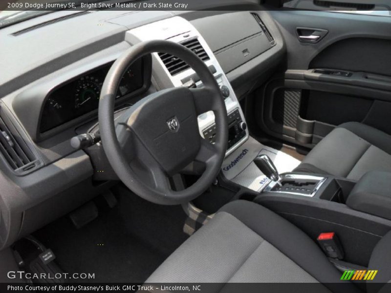 Bright Silver Metallic / Dark Slate Gray 2009 Dodge Journey SE