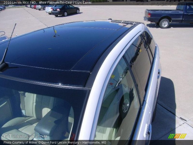 White Platinum Tri-Coat / Light Camel 2010 Lincoln MKX FWD