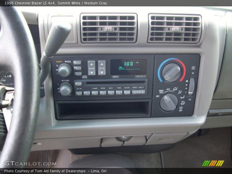 Summit White / Medium Gray 1996 Chevrolet Blazer LS 4x4