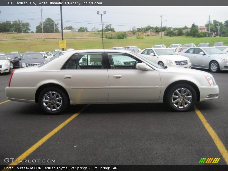 White Diamond Tri-coat / Shale/Cocoa 2010 Cadillac DTS