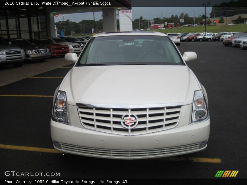 White Diamond Tri-coat / Shale/Cocoa 2010 Cadillac DTS