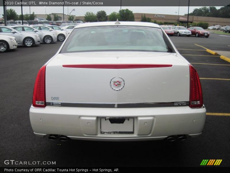 White Diamond Tri-coat / Shale/Cocoa 2010 Cadillac DTS