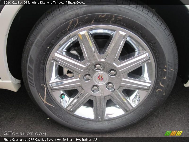 White Diamond Tri-coat / Shale/Cocoa 2010 Cadillac DTS