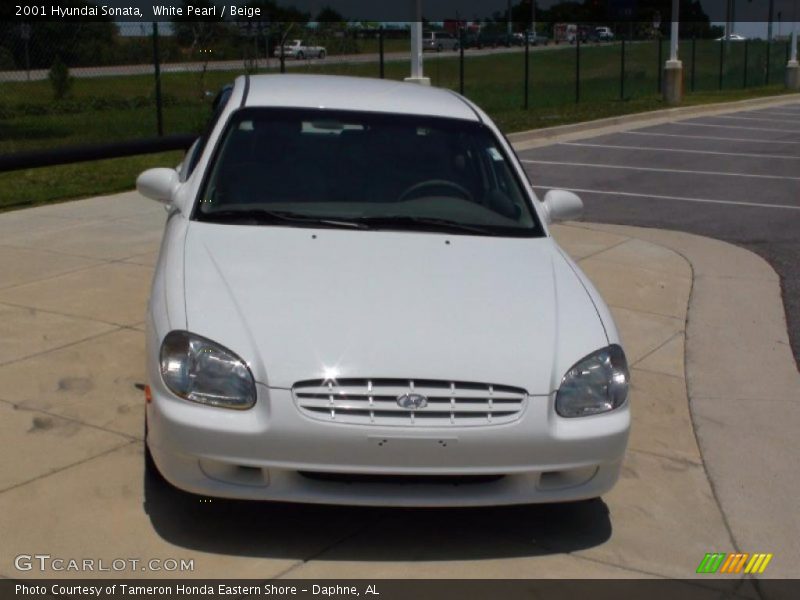 White Pearl / Beige 2001 Hyundai Sonata