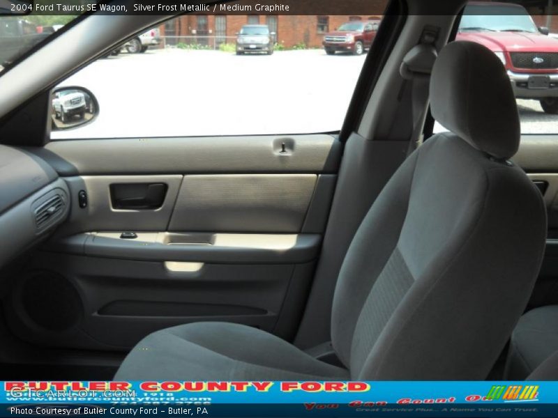 Silver Frost Metallic / Medium Graphite 2004 Ford Taurus SE Wagon