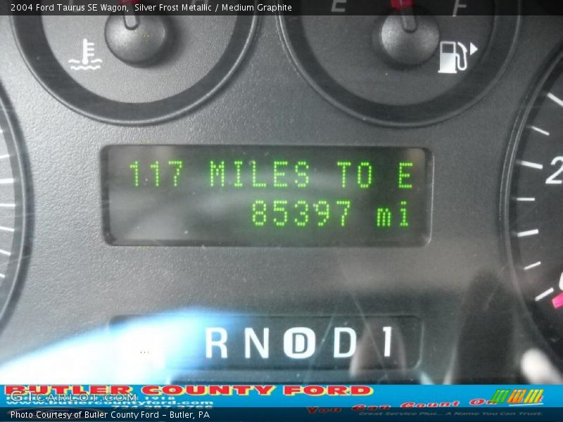 Silver Frost Metallic / Medium Graphite 2004 Ford Taurus SE Wagon