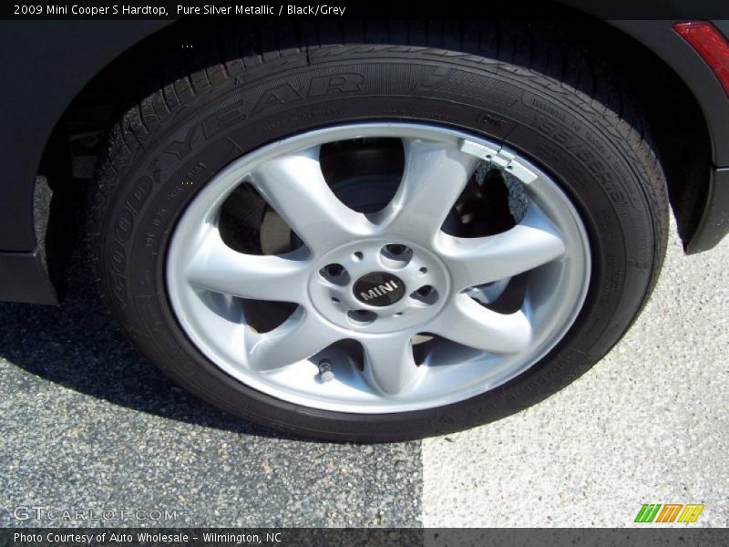 Pure Silver Metallic / Black/Grey 2009 Mini Cooper S Hardtop