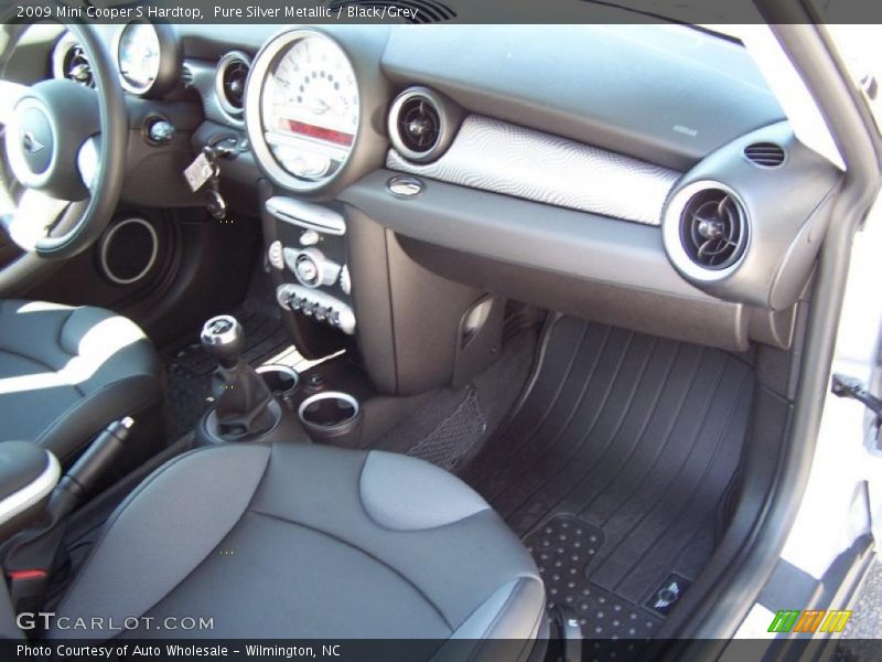 Pure Silver Metallic / Black/Grey 2009 Mini Cooper S Hardtop