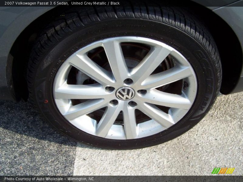 United Grey Metallic / Black 2007 Volkswagen Passat 3.6 Sedan