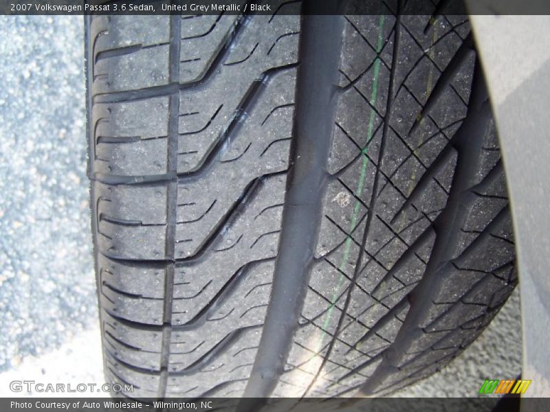 United Grey Metallic / Black 2007 Volkswagen Passat 3.6 Sedan